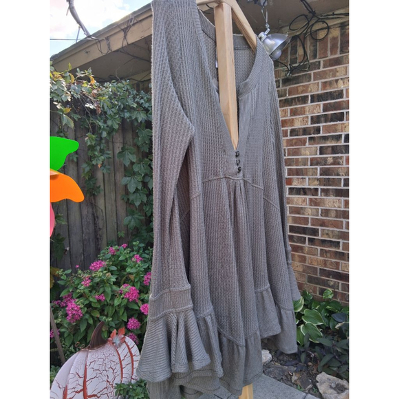 Free People Olive Stone Green Waffle Knit Ruffle Tunic Top XS NWT - Picture 4 of 12